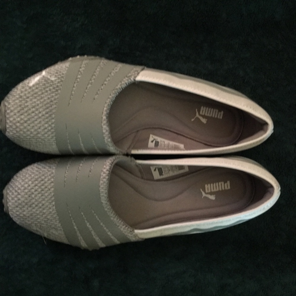 Puma Gray and white slide ons